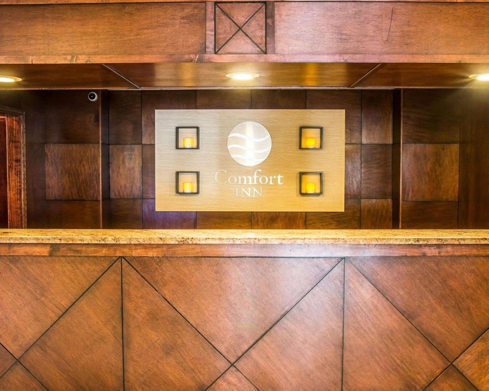 Comfort Inn Whitehall Near Michigan'S Adventure Εξωτερικό φωτογραφία